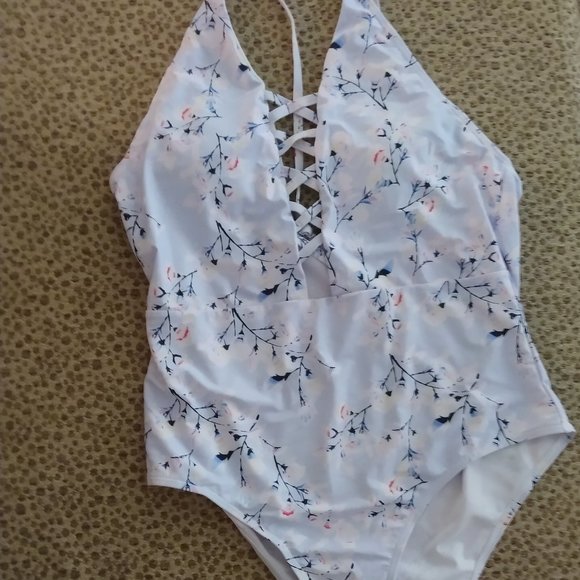 Other - Women's Size XL Light Blue (almost Lilac) Floral Cheeky Swimsuit